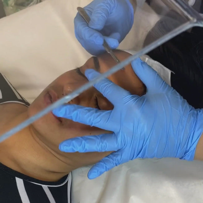 SkinFix_Dermaplaning_Video1